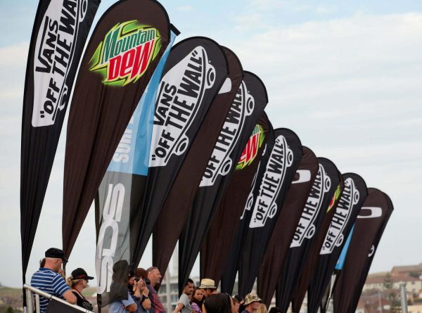 vans-teardrop-flags_1